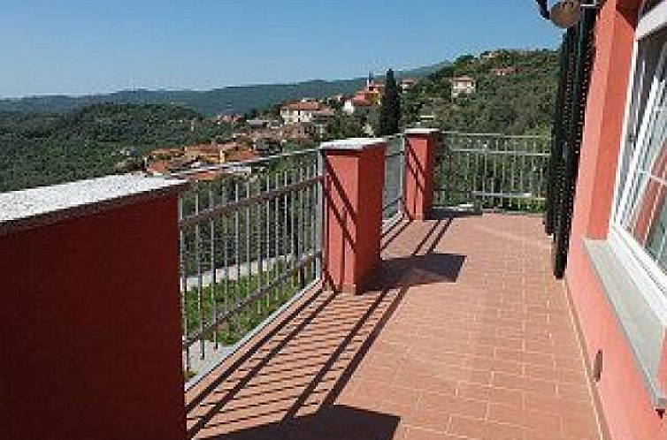 Vrijstaande woning in vasia