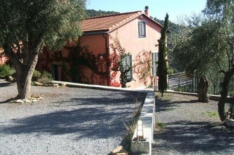 Vrijstaande woning in Diano San Pietro