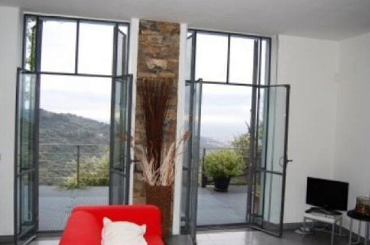 Vrijstaande woning in Diano San Pietro