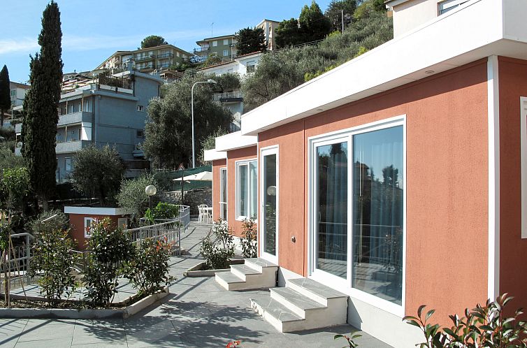 Vakantiehuis Bouganvilla (SLR402)