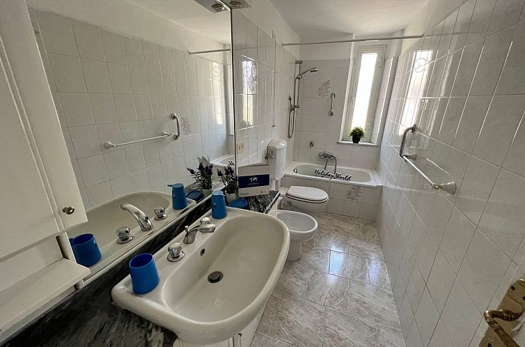 Appartement 'La Superba' mit Balkon