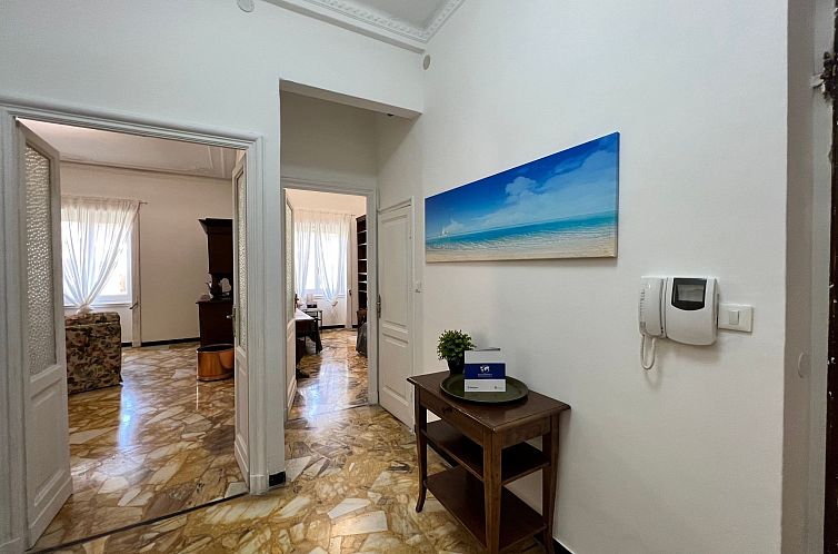 Appartement 'La Superba' mit Balkon