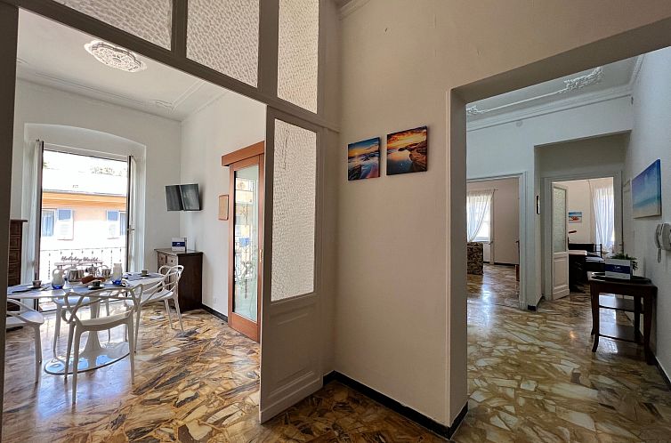 Appartement 'La Superba' mit Balkon