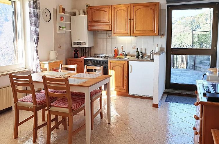 Appartement in Varazze mit Garten und Parkplatz