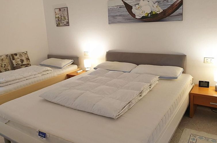 Appartement in Varazze mit Garten und Parkplatz