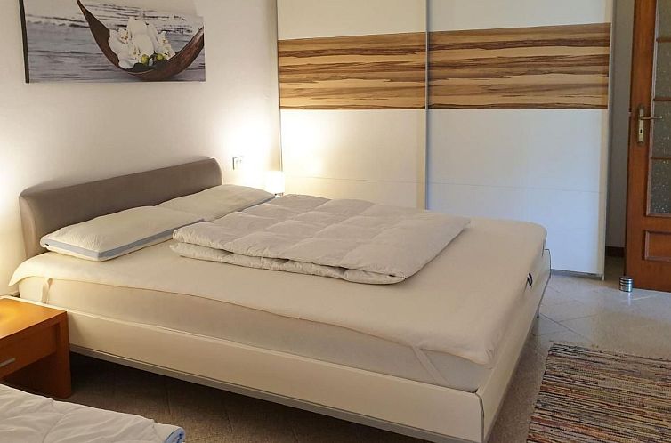 Appartement in Varazze mit Garten und Parkplatz