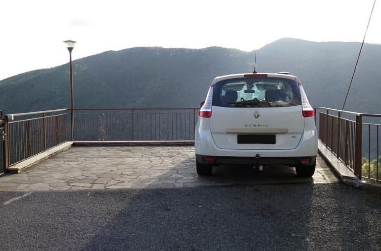 Appartement in Varazze mit Garten und Parkplatz