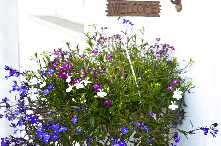 Appartement mit privatem Garten, Meerblick und Gemeinschafts