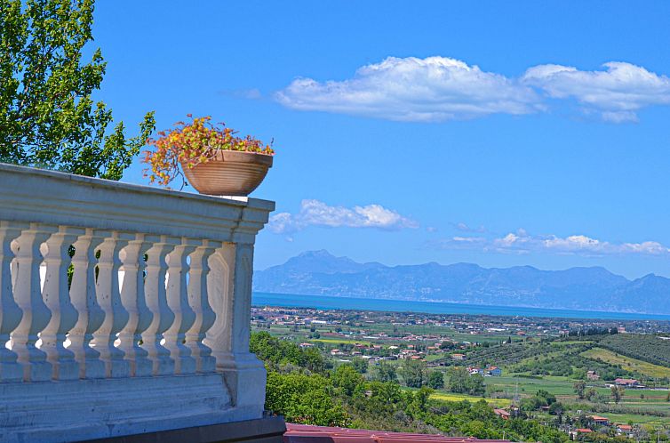 Appartement mit privatem Garten, Meerblick und Gemeinschafts