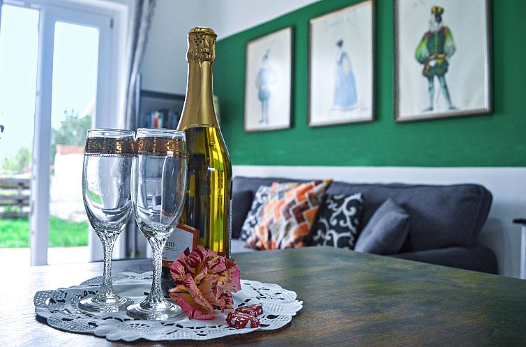 Appartement mit privatem Garten, Meerblick und Gemeinschafts