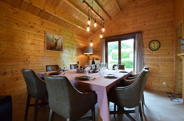 Happy Wood Chalet