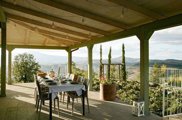 Vakantiehuis Villa mit Infinity-Pool