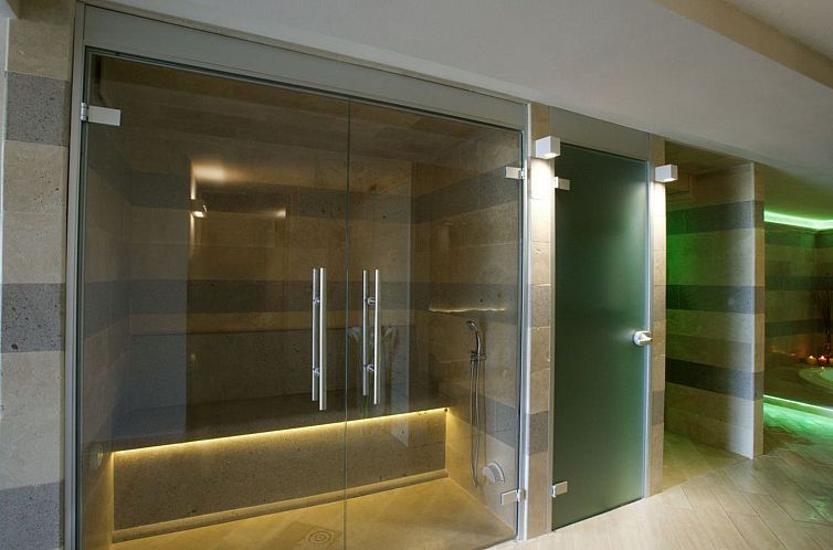 Vakantiehuis Villa mit Infinity-Pool