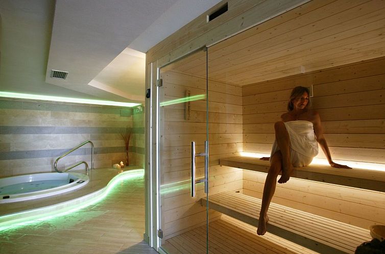 Vakantiehuis Villa mit Infinity-Pool