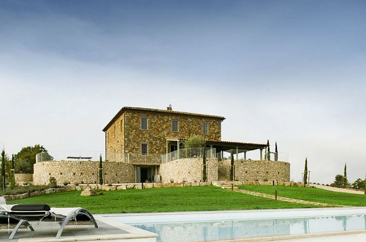 Vakantiehuis Villa mit Infinity-Pool