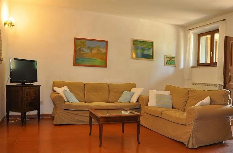 Appartement in Acquapendente mit großem Garten