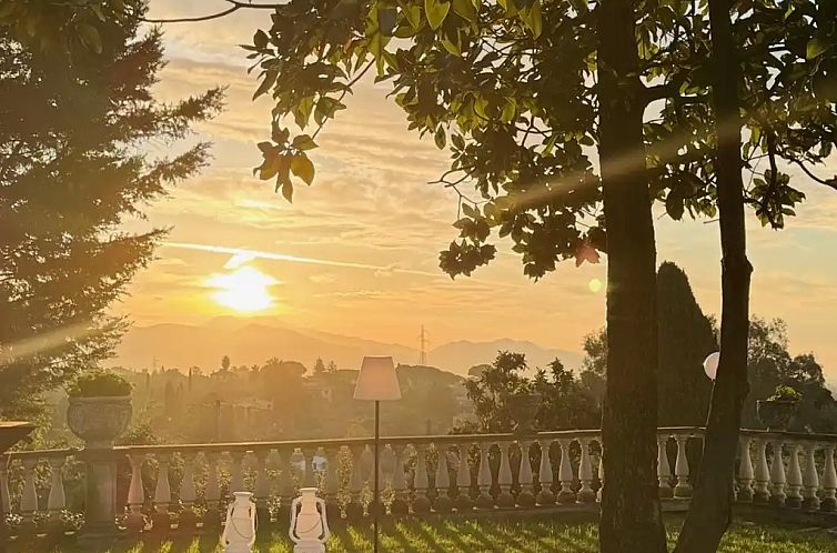 Villa Pochi per Tanti in Velletri