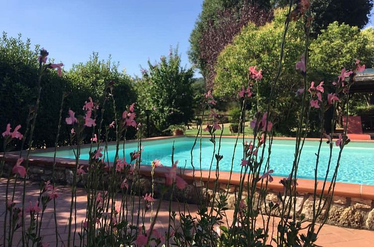 Vakantiehuis Villa mit privatem Pool 70 Kilometer von Rom en