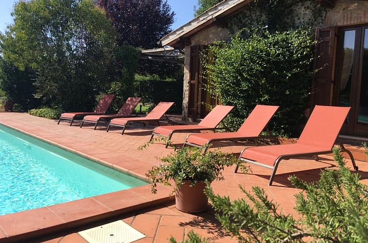 Vakantiehuis Villa mit privatem Pool 70 Kilometer von Rom en