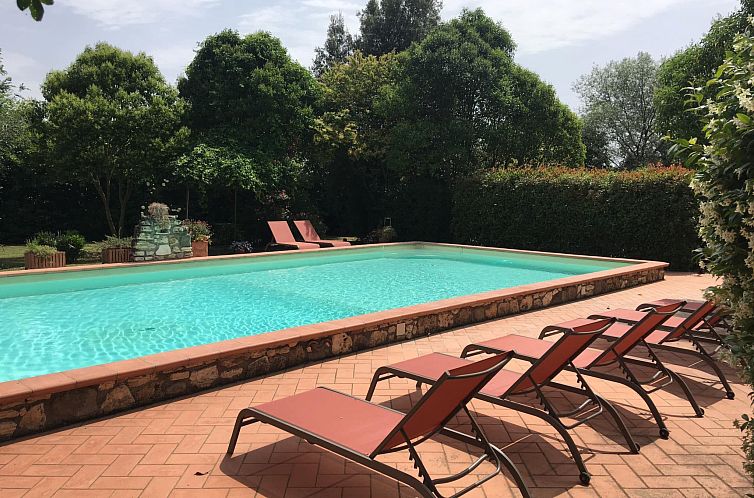 Vakantiehuis Villa mit privatem Pool 70 Kilometer von Rom en