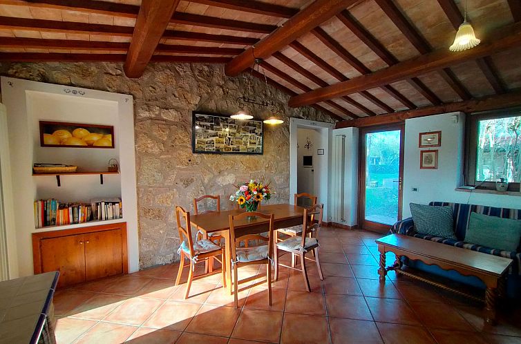 Vakantiehuis Villa mit privatem Pool 70 Kilometer von Rom en