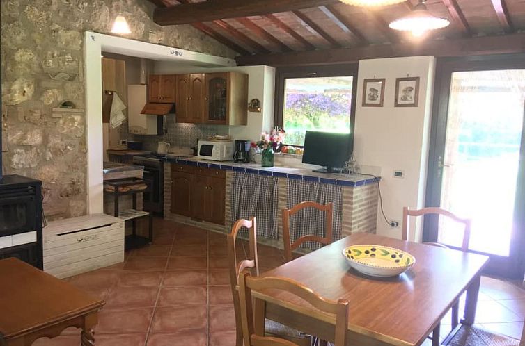 Vakantiehuis Villa mit privatem Pool 70 Kilometer von Rom en