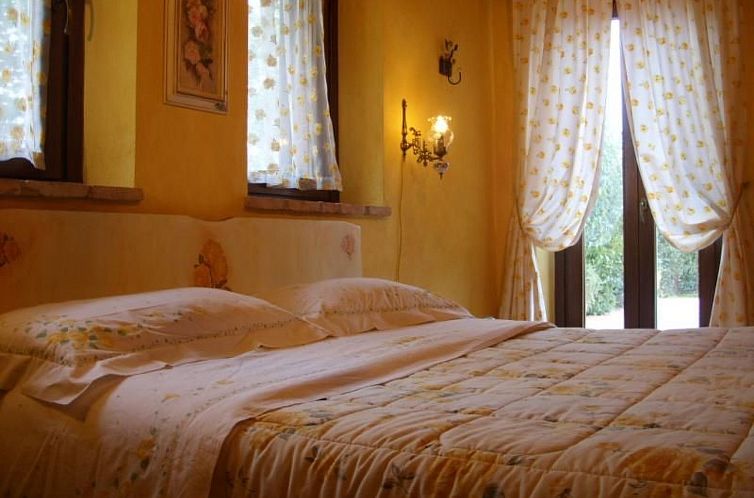 Vakantiehuis Villa mit privatem Pool 70 Kilometer von Rom en