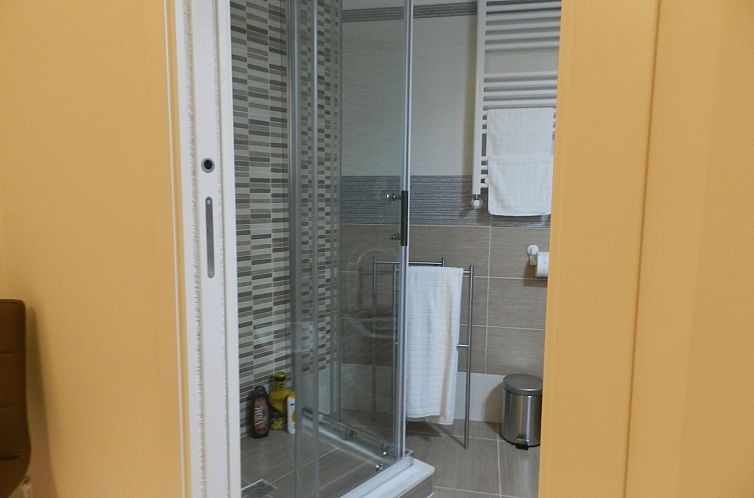 Appartement Wohnung mit Waschmaschine und Geschirrspüler