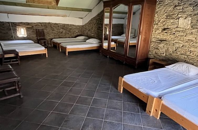 Het Huis Hiernaast