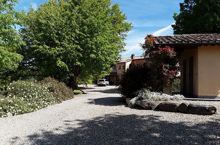 Appartement LaPorcilaia, Ferienwohnung mit Seeblick.