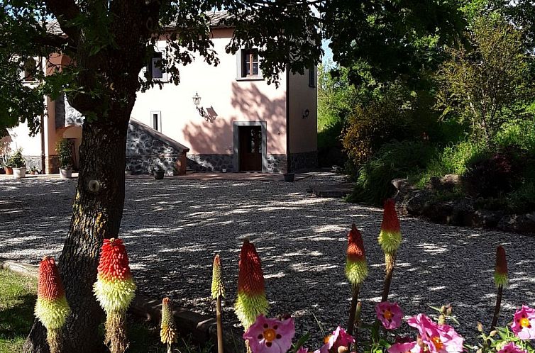 Appartement LaPorcilaia, Ferienwohnung mit Seeblick.