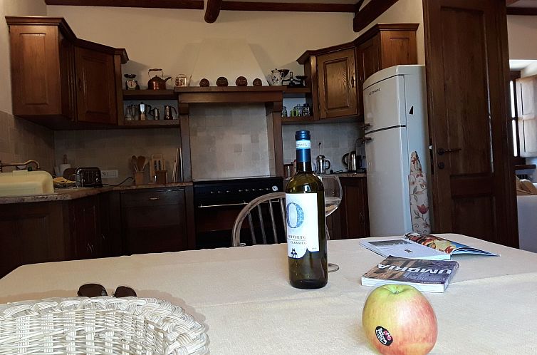 Appartement LaPorcilaia, Ferienwohnung mit Seeblick.