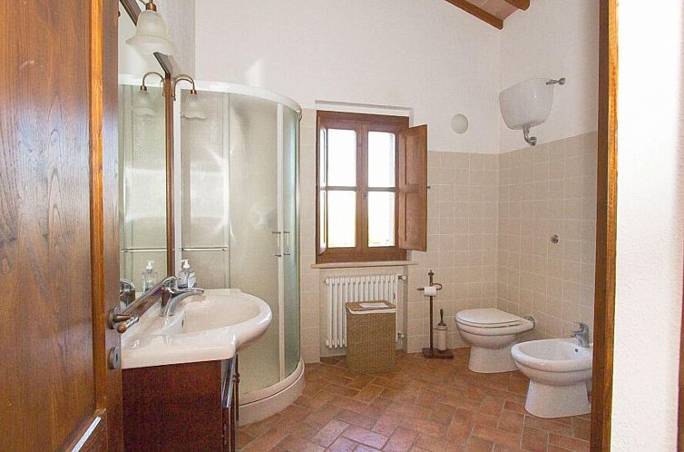 Appartement LaPorcilaia, Ferienwohnung mit Seeblick.