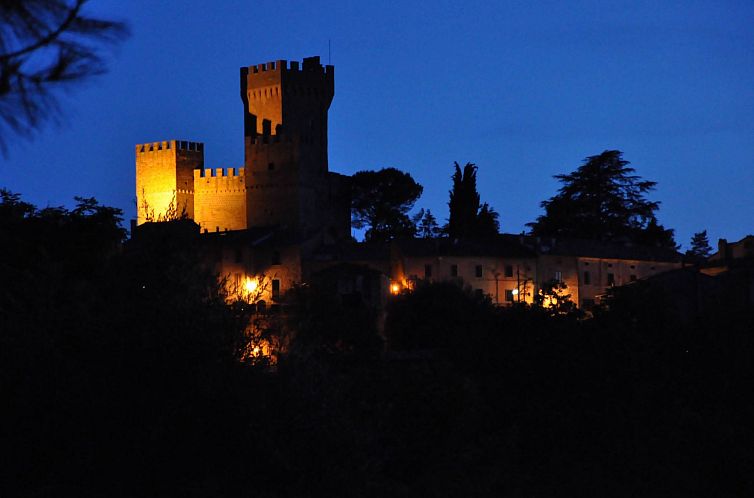 Appartement Bezaubernde Wohnung im Schloss mit Schwimmbad