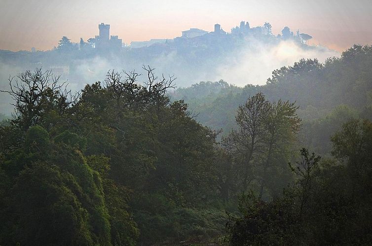 Appartement Bezaubernde Wohnung im Schloss mit Schwimmbad