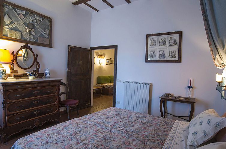 Appartement Komfortable Unterkunft in einem Schloss, Schwimm