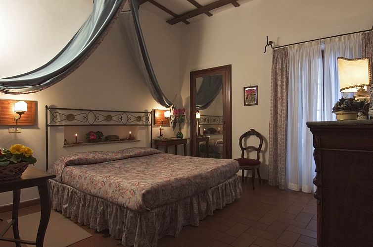 Appartement Komfortable Unterkunft in einem Schloss, Schwimm