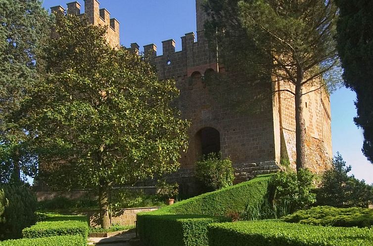 Appartement Komfortable Unterkunft in einem Schloss, Schwimm