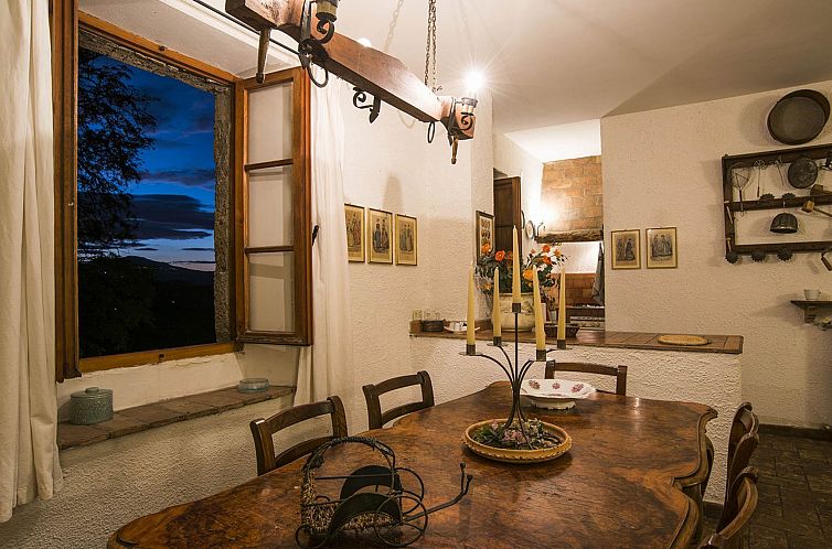 Appartement Charmante Schlossunterkunft mit Schwimmbad