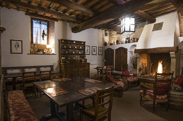 Appartement Charmante Schlossunterkunft mit Schwimmbad