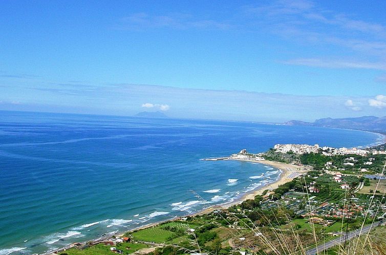 Vakantiehuis Angenehmes Haus in Sperlonga mit privatem Parkp