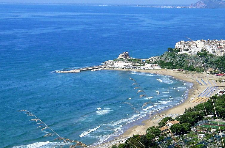 Vakantiehuis Angenehmes Haus in Sperlonga mit privatem Parkp