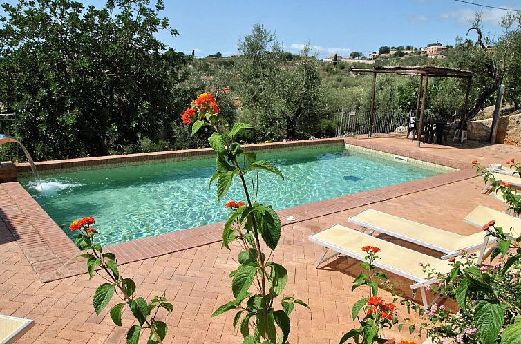 Vakantiehuis Doppelhaushälfte mit Gemeinschaftspool