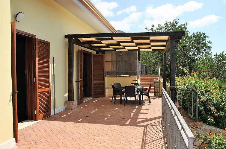 Vakantiehuis Doppelhaushälfte mit Gemeinschaftspool