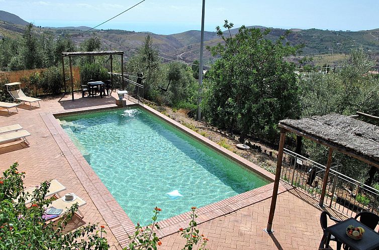 Vakantiehuis Doppelhaushälfte mit Gemeinschaftspool