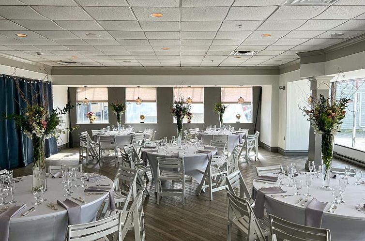 The Newport Harbor Hotel & Marina