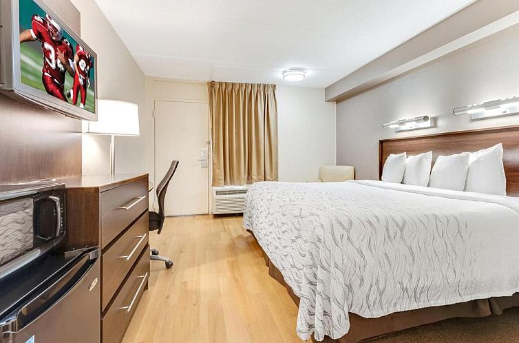 Red Roof Inn PLUS+ Mt Pleasant - Patriots Point