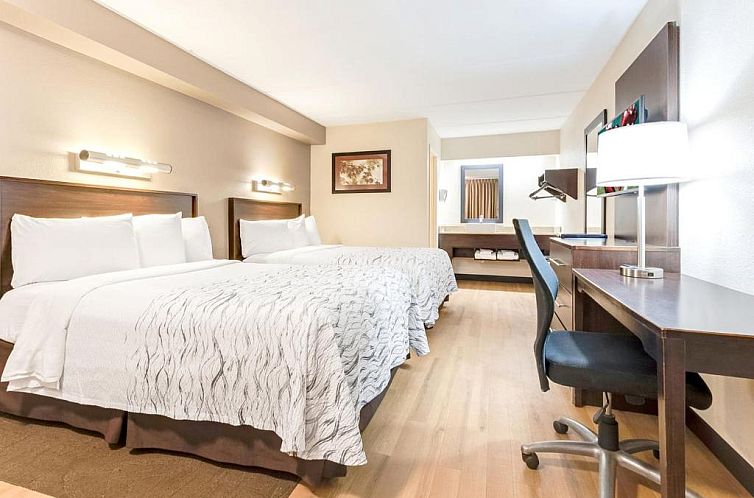 Red Roof Inn PLUS+ Mt Pleasant - Patriots Point