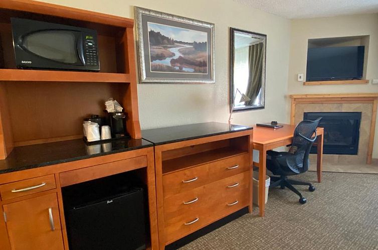 MountainView Lodge and Suites