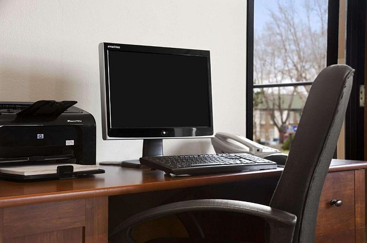 Super 8 by Wyndham Bozeman